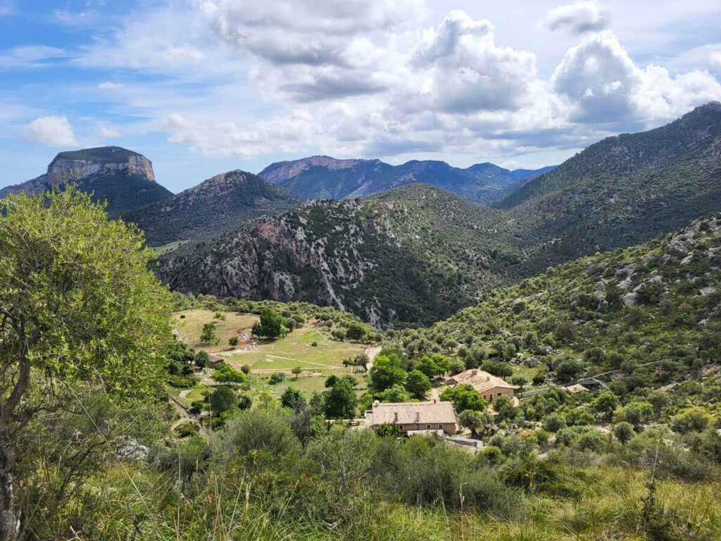 Unterkunft in Sicht: Das Refugi Tossal Verds im Herzen der Serra de Tramuntana