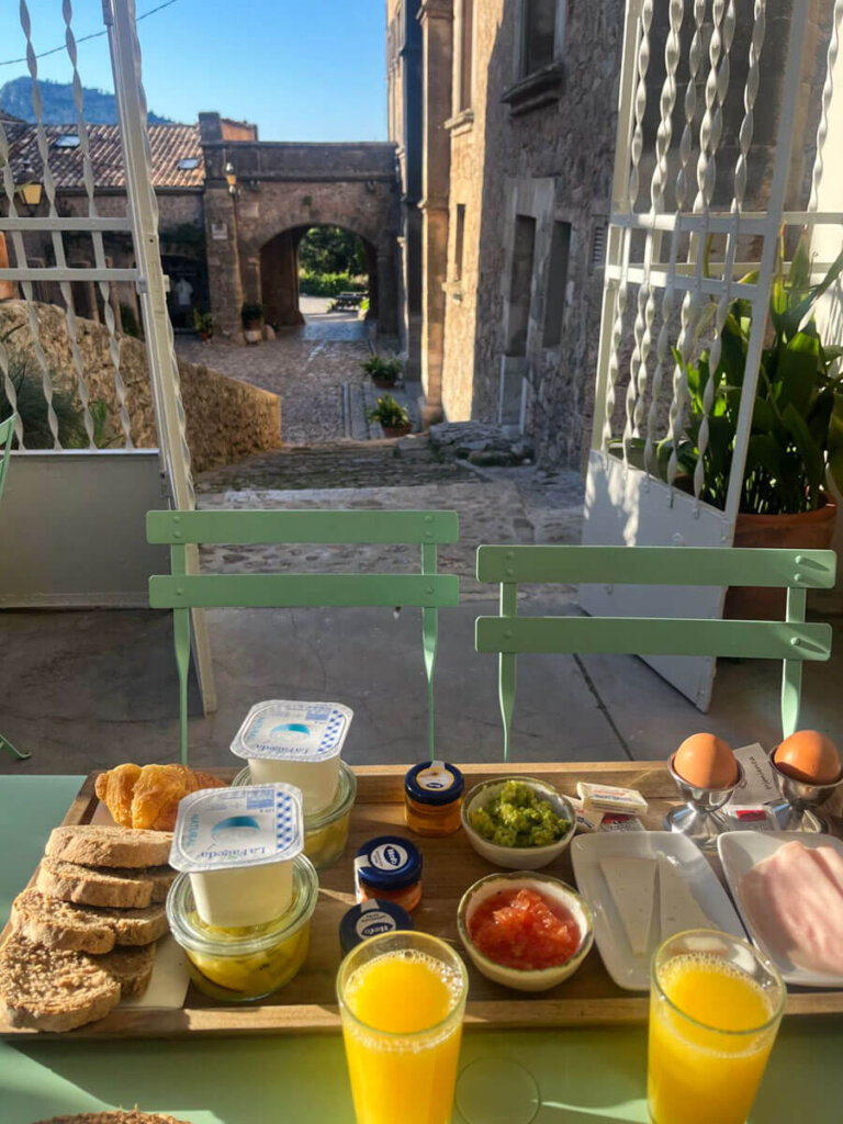 Frühstück in Valldemossa