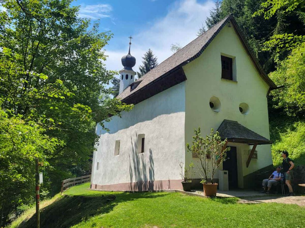 Das Kirchlein Maria Tax am Stanser Kreuzweg