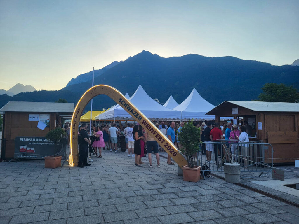 Abendstimmung auf dem Schwazer Weinfest