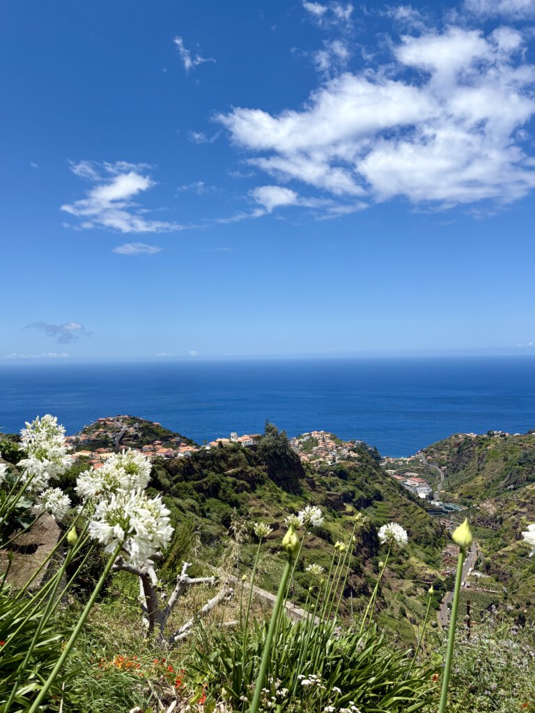 Wandern auf Madeira: Ausblick auf der Levada da Moinho