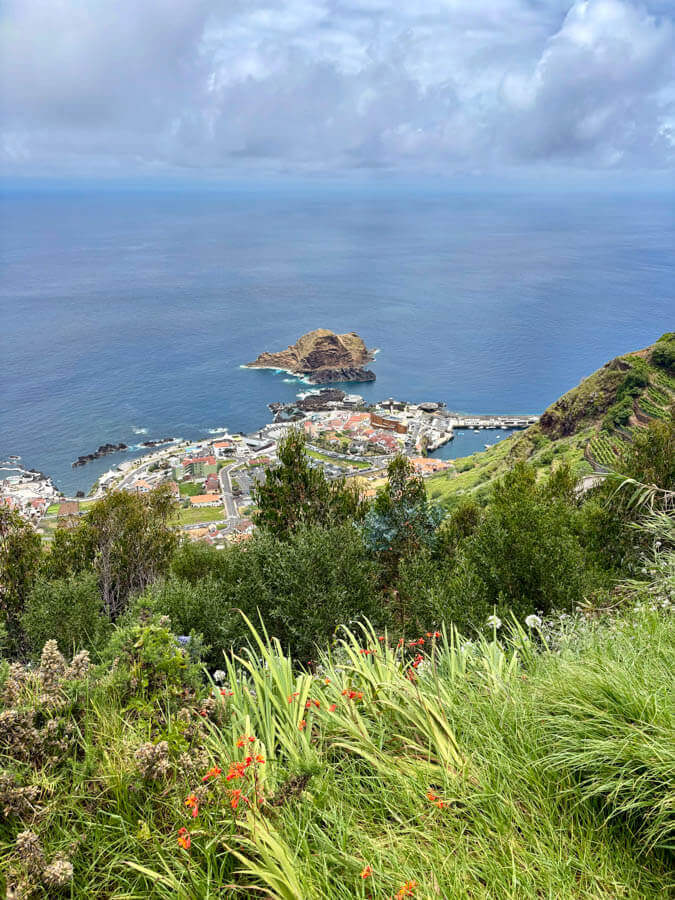 Herrlicher Ausblick auf Porto Moniz an der nordwestlichen Spitze Madeiras