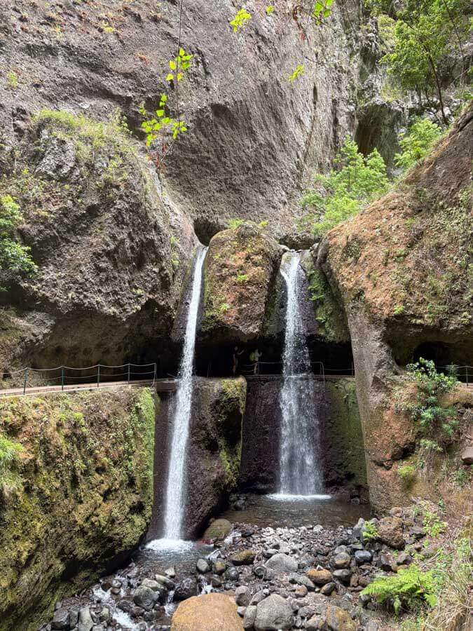 Madeira Wandern: Wasserfälle an der Levada Nova