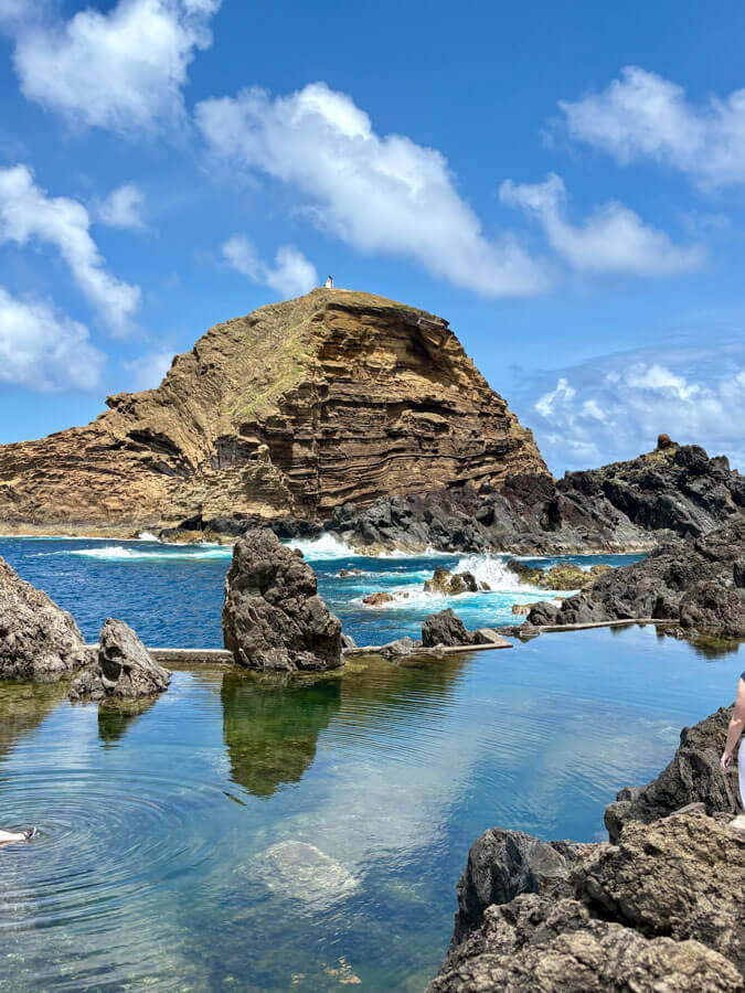 Die Piscinas Naturais do Porto Moniz sind wie ein modernes Freibad ausgebaut mit guter Infrastuktur