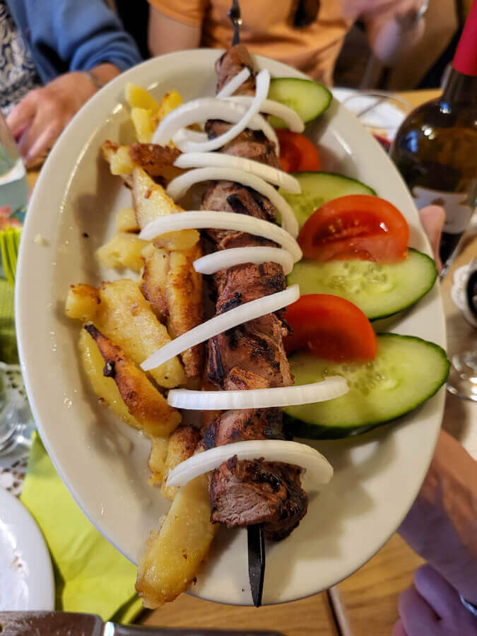 Schaschlik im georgischen Restaurant Chito & Gvrito im Stuttgarter Osten