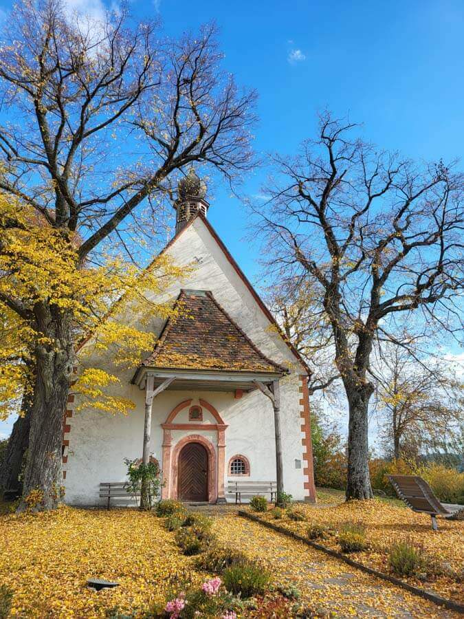 Auf dem Kapellenweg Biet: Die Wendelinus-Kapelle in Neuhausen