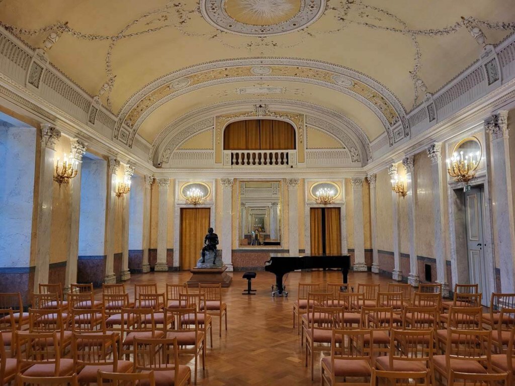 Der Marmorsaal von Schloss Elisabethenburg in Meiningen