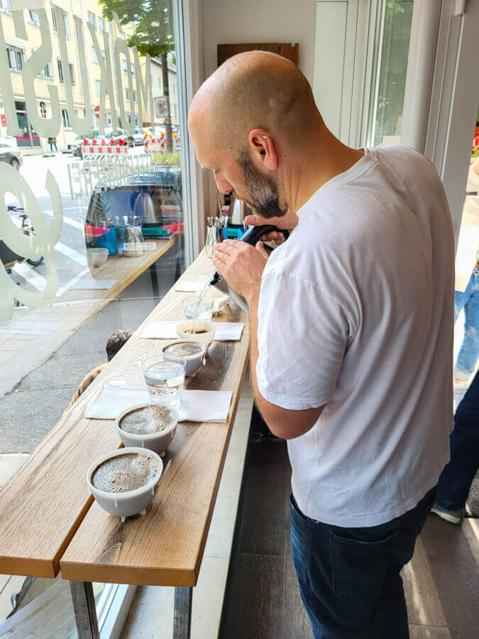 Kaffeetasting in der Kaffeerösterei Mókuska im Stuttgarter Westen