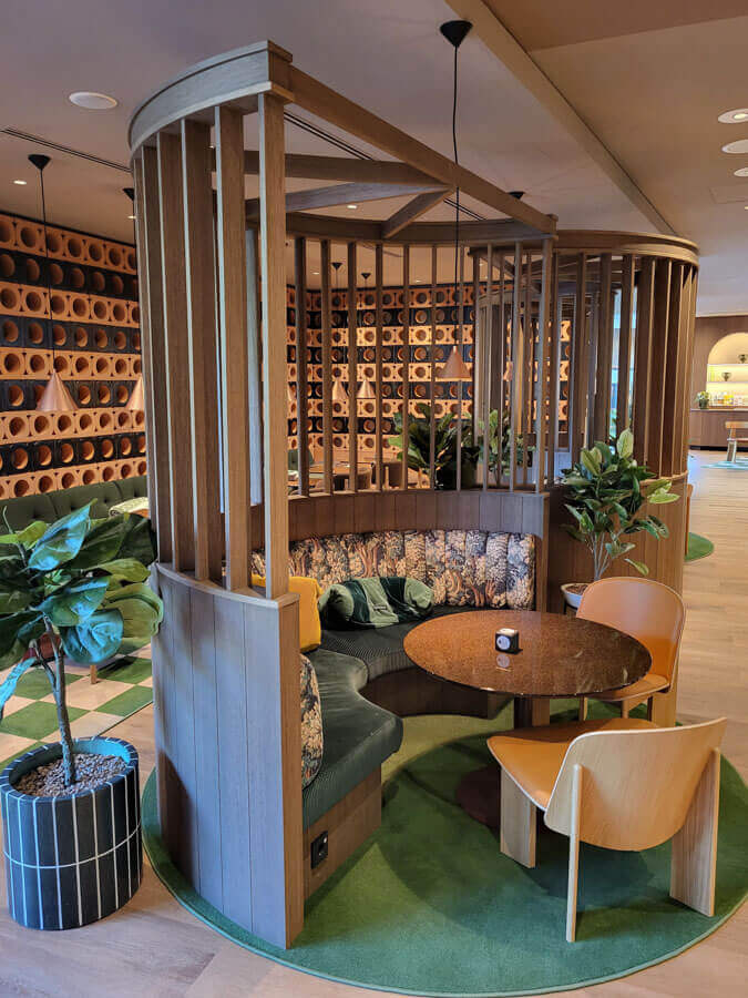 Die stylische Hotelbar des Scandic im Europaviertel Stuttgart